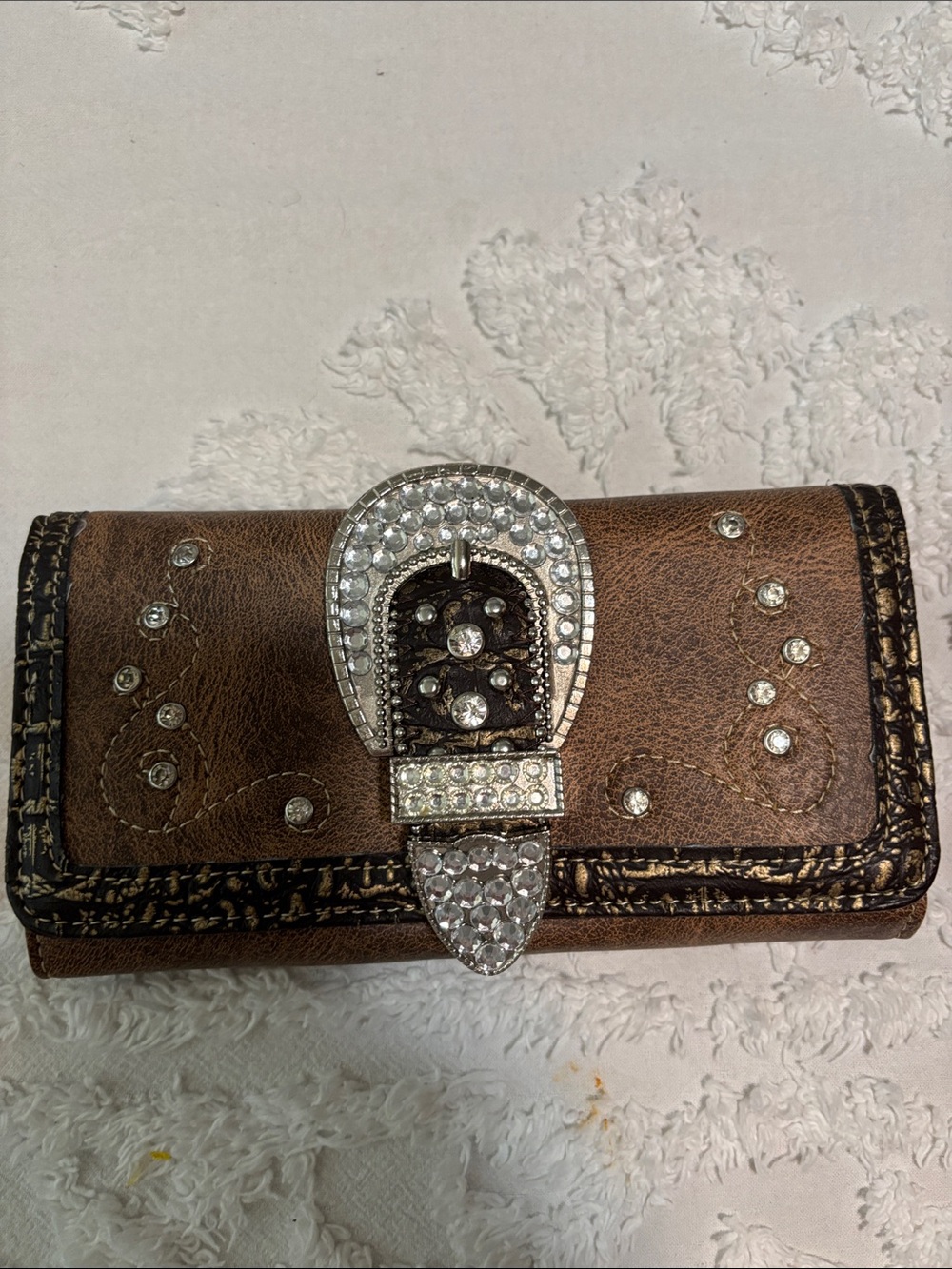 Stunning Mountain West Crystal Buckle Tooled Leather Wallet Clutch w/Checkbook